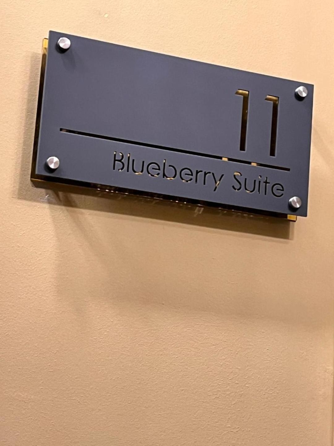 The Blueberry Hotel بونتيبريد المظهر الخارجي الصورة